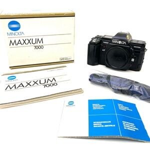 Minolta Maxxum 7000 35MM Film SLR Camera (Body Only)
